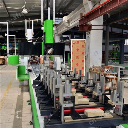 铝型材五轴复合材料加工中心 速霸数控五轴加工中心工厂 铝模具数控加工中心设备