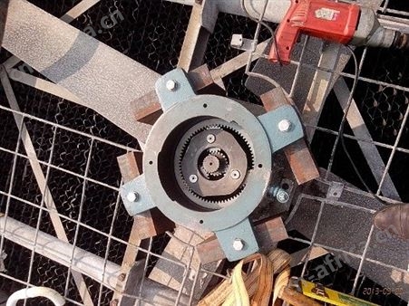 上海奉贤方形冷却塔电机维修更换轴承、齿轮油、密封圈