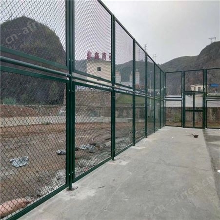 佛山耐腾-足球场围栏网-半格栅组装式-抗冲击力强