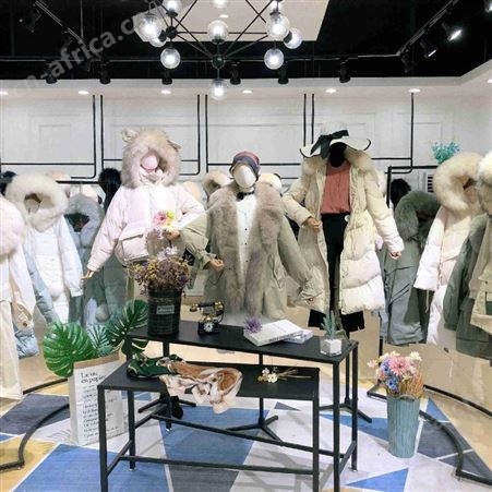 广州服装批发市场蓝色倾情风衣品牌女装库存批发