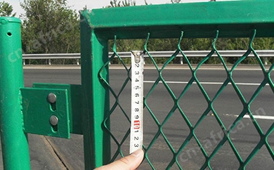 钢板网护栏网