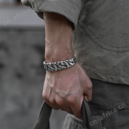 意轩手工编织手镯男士个性复古小众开口手环男宽镯子厂家直供