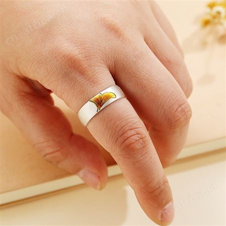 意轩新款闺蜜戒指女简约小众设轻奢气质珐琅银杏叶戒指风