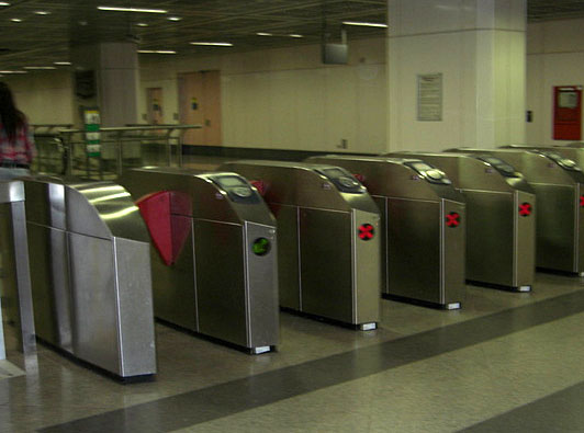 二维码三辊闸_三辊闸安装中常出现故障问题